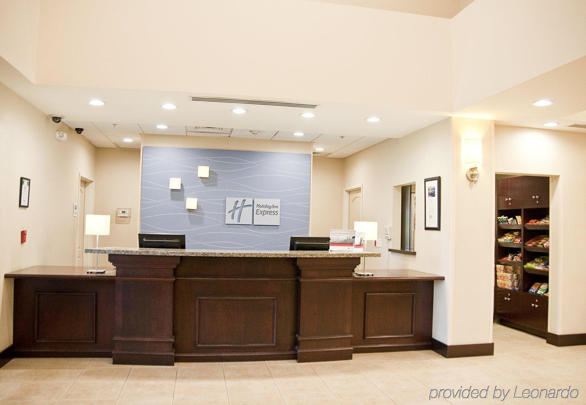 Express & Fresno Area By Ihg Hotel